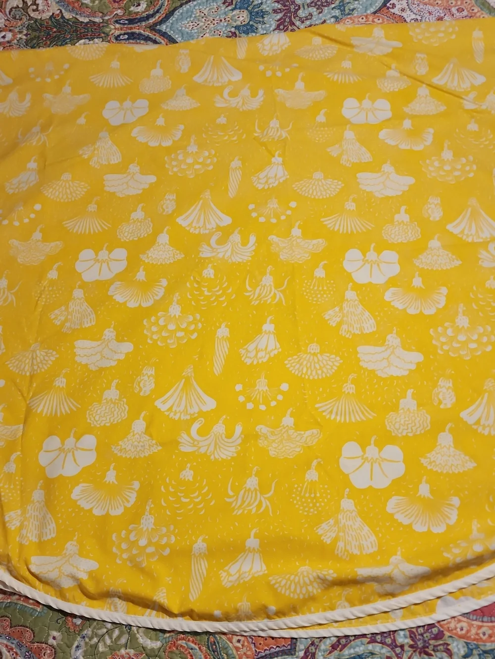MCM Vintage Oval Yellow Dandelion-Like Floral Tablecloth 60x80